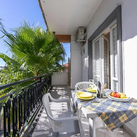 Διαμέρισμα Ombretta Apt Between Etna Volcano And Sea - Happy *
